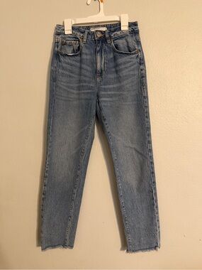 Garage Vintage MOM Straight Leg Jeans Light Wash Raw Hem size 1, 27in inseam